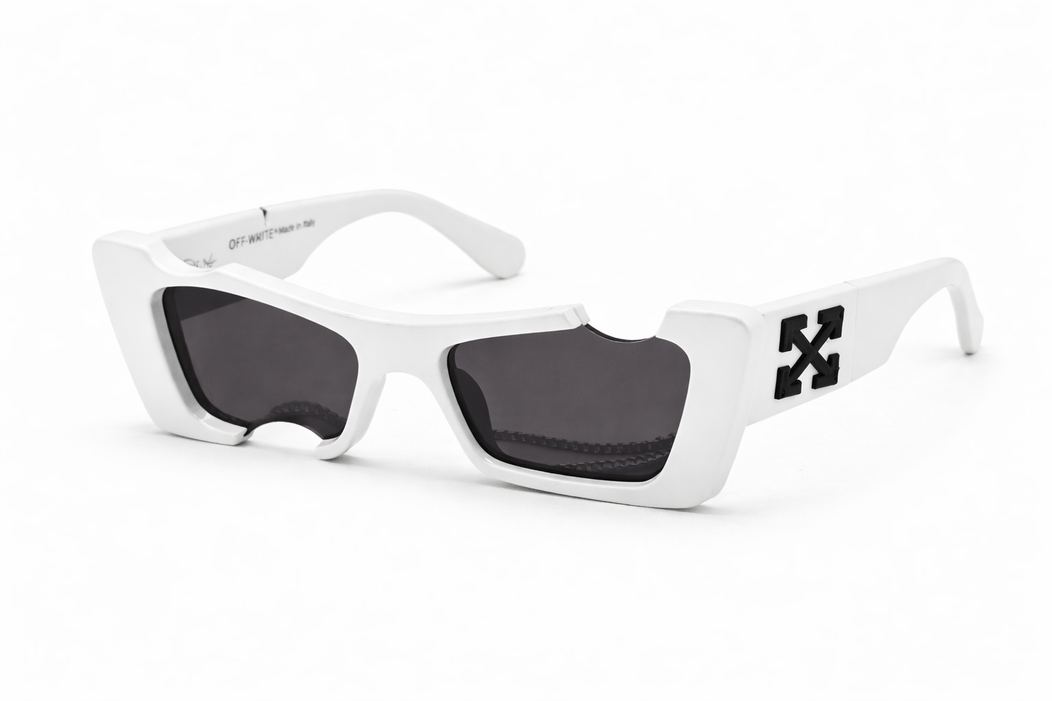 Off-White cut-out cat-eye sunglasses.